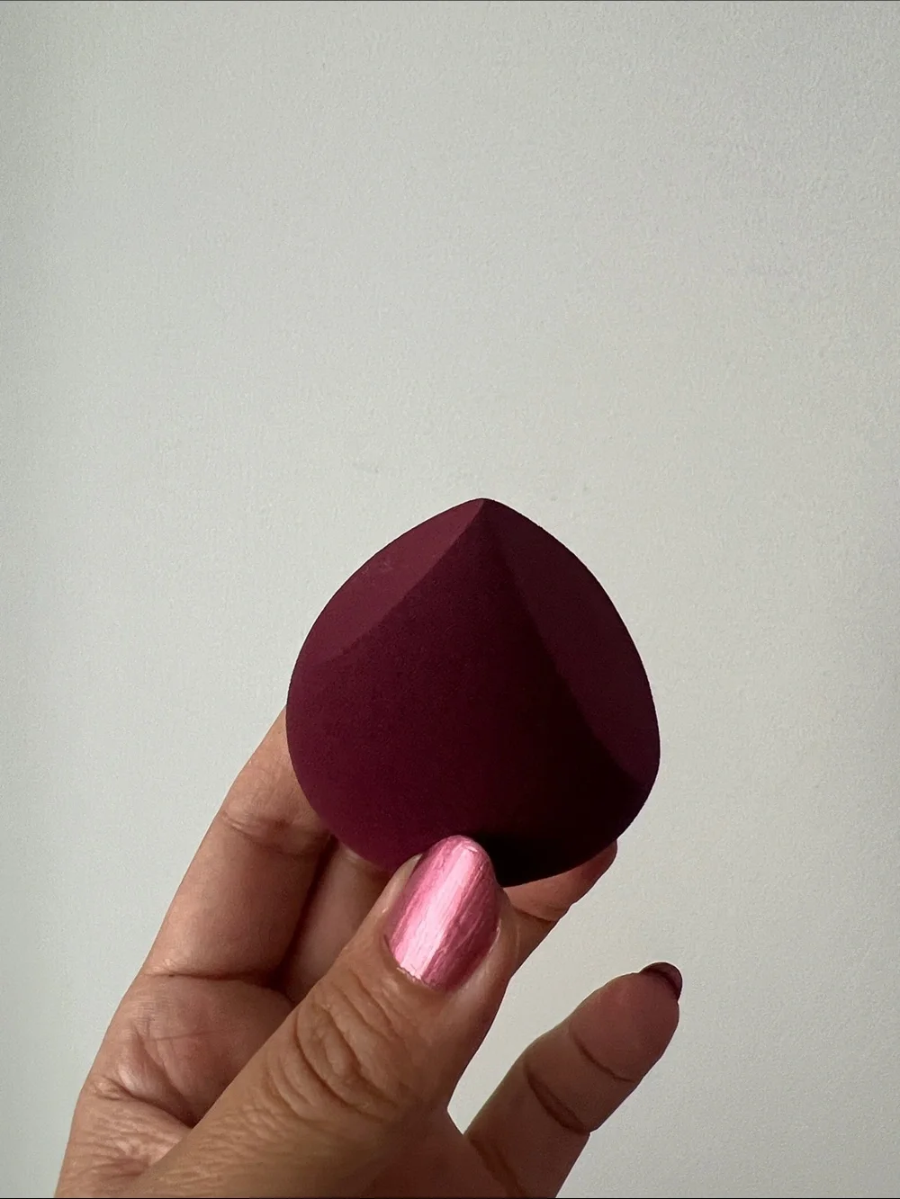 Rare Beauty multiuse sponge